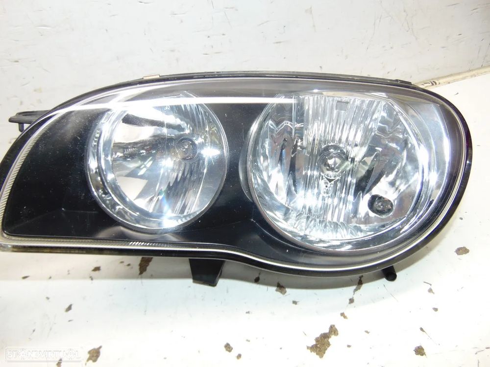 Toyota Corolla E110 faróis - 4