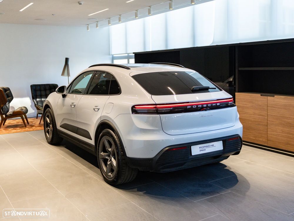 Porsche Macan Electric 4 - 9