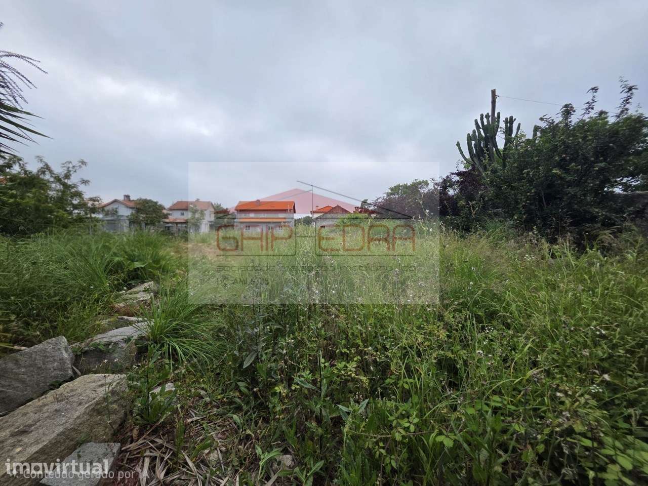 Moradia em terreno com 700 m2 na Madalena e frente para duas ruas - Grande imagem: 4/19