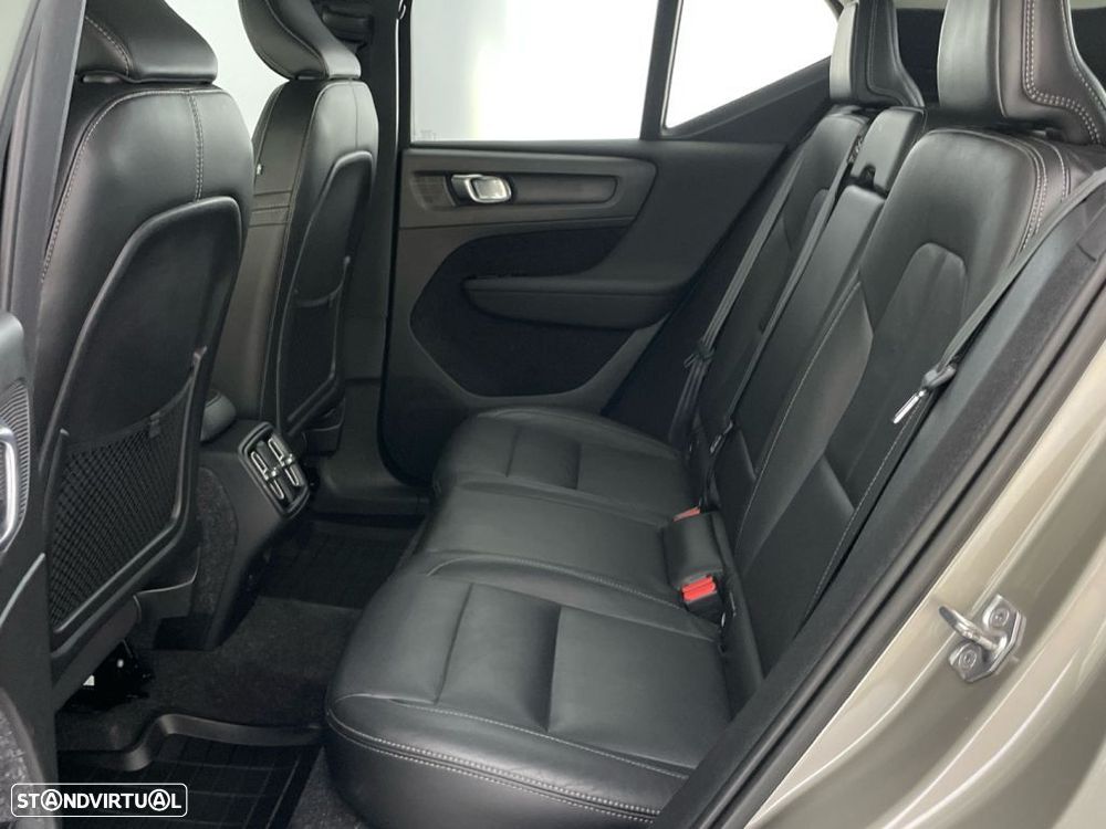 Volvo XC 40 1.5 T3 Momentum Plus Geartronic - 12