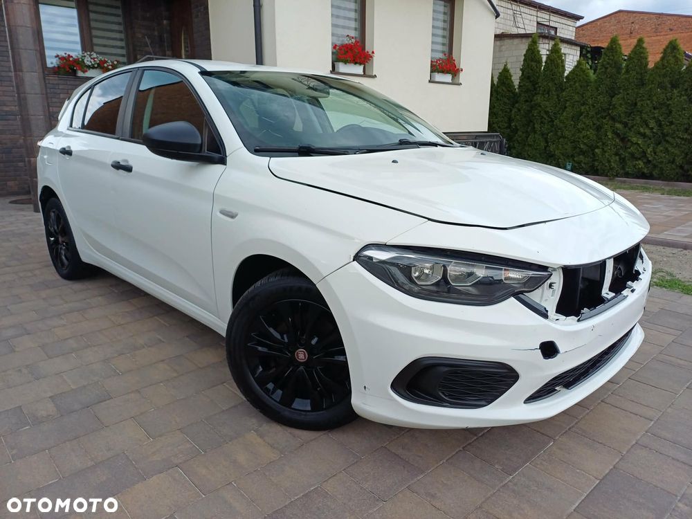 Fiat Tipo 1.4 16v Lounge EU6d - 1