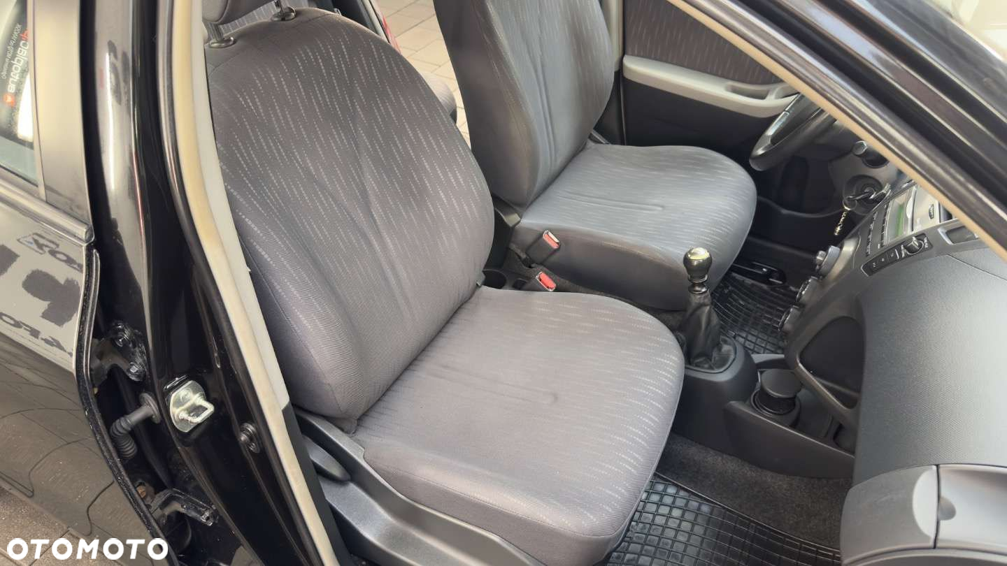 Toyota Yaris - 40
