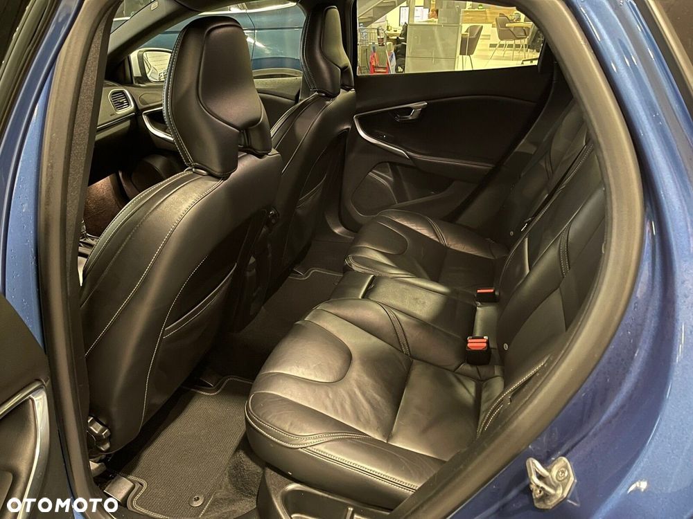 Volvo V40 T4 Drive-E R-Design Momentum - 10