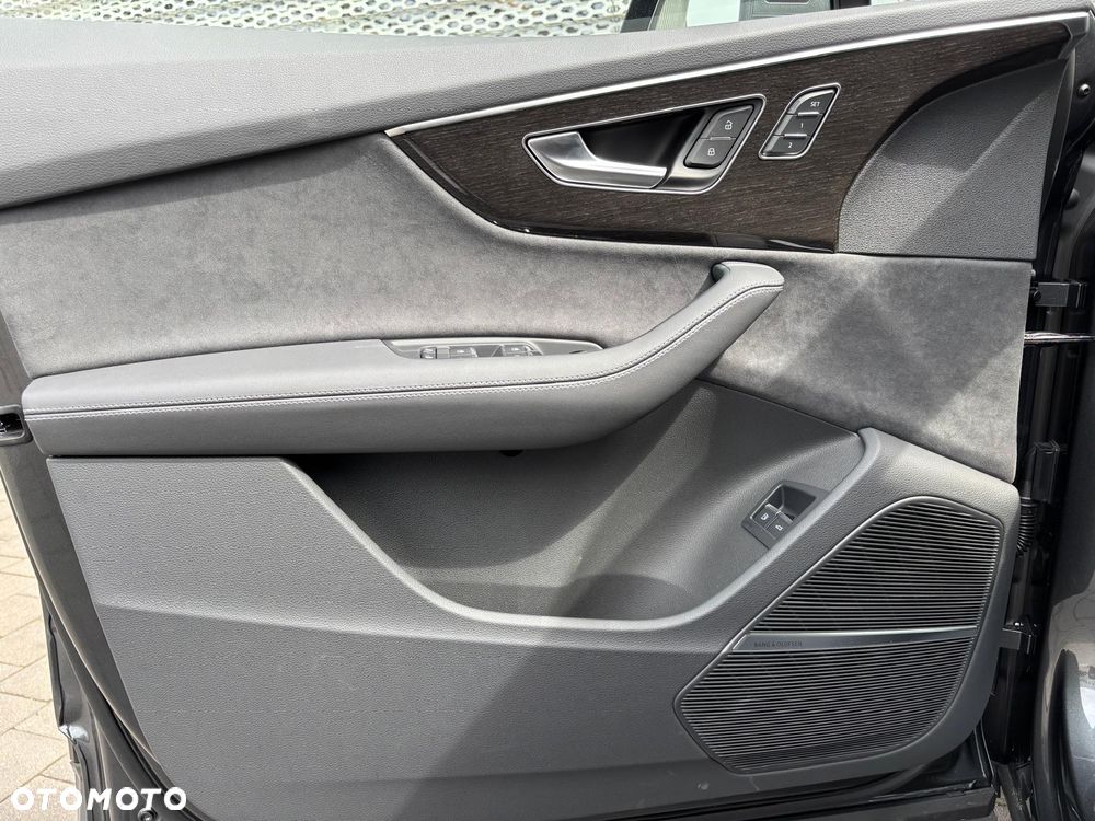 Audi Q7 TFSI e PHEV 290 kW Quattro Tiptr - 14