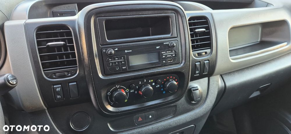 Renault Trafic - 32
