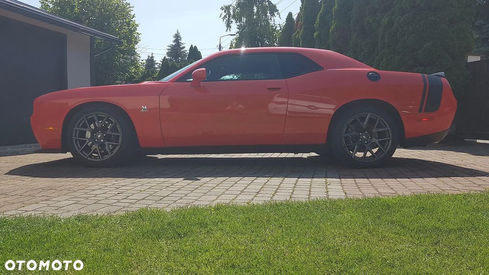 Dodge Challenger 6.4 Scat Pack - 8