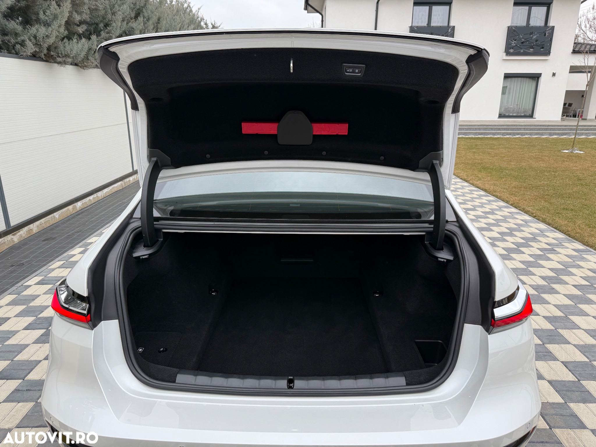 BMW Seria 7 740d xDrive MHEV - 24