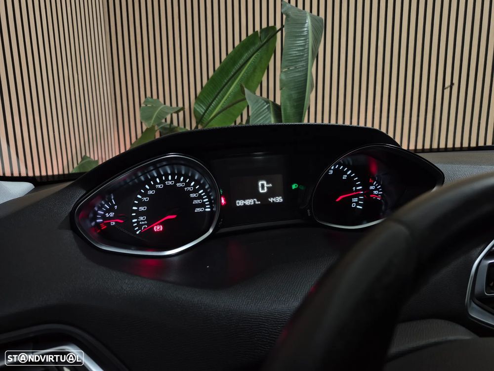 Peugeot 308 1.6 BlueHDi Allure J17 - 27