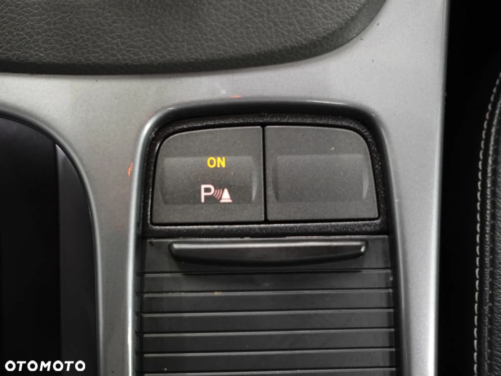 Ford Kuga - 34