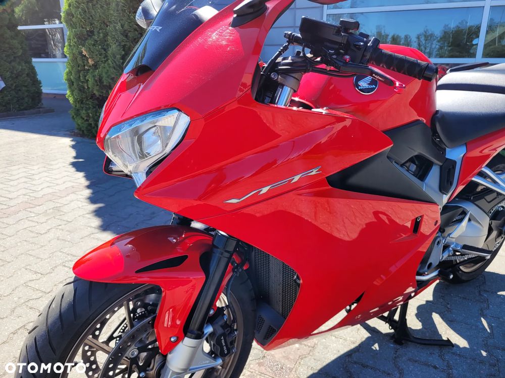 Honda VFR - 18