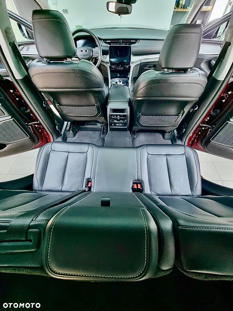 Jeep Grand Cherokee - 20