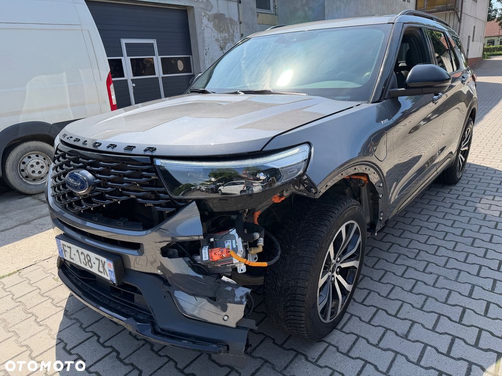 Ford Explorer - 2