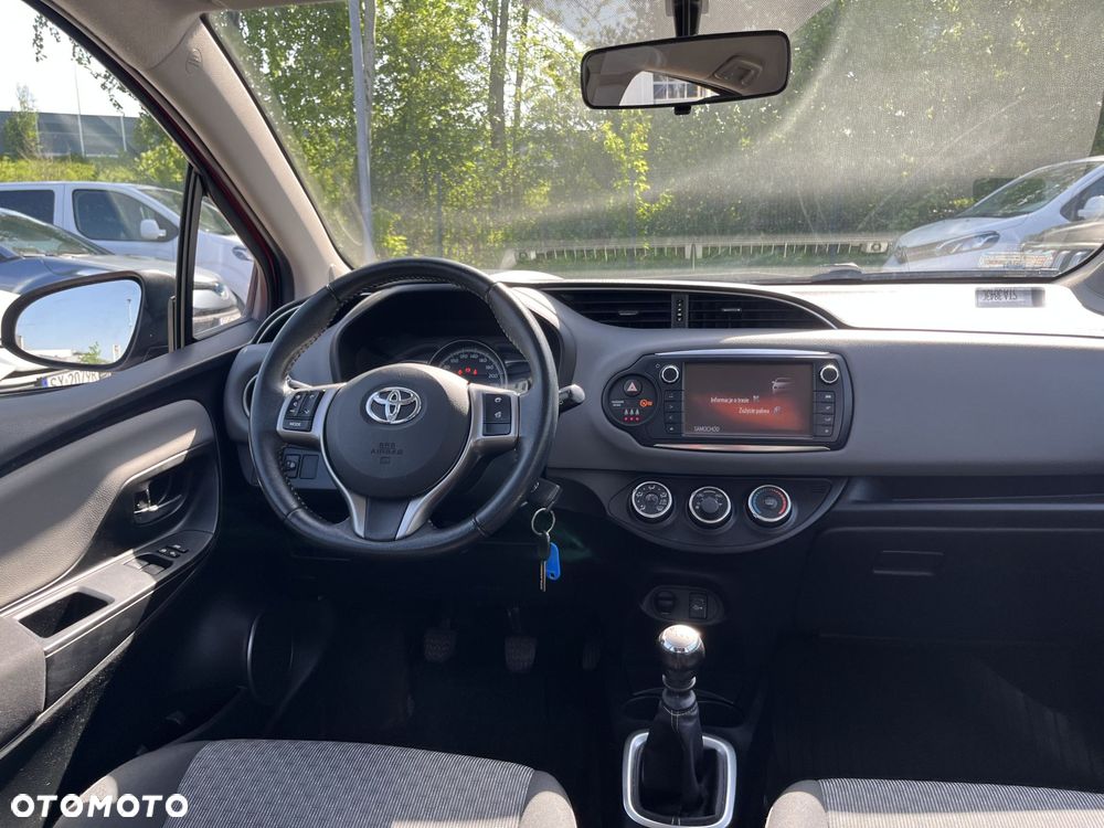 Toyota Yaris 1.33 Premium - 6