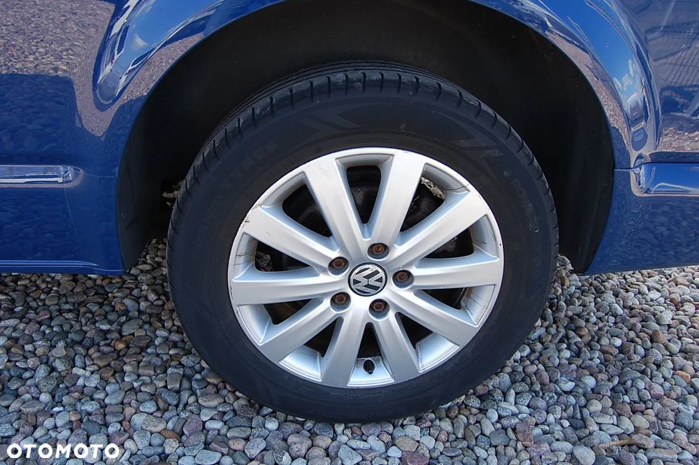 Volkswagen Caravelle - 14