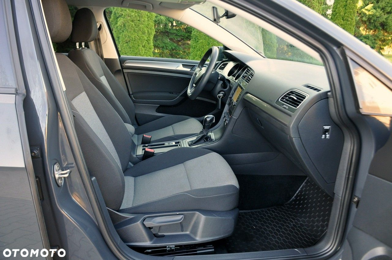 Volkswagen Golf - 17