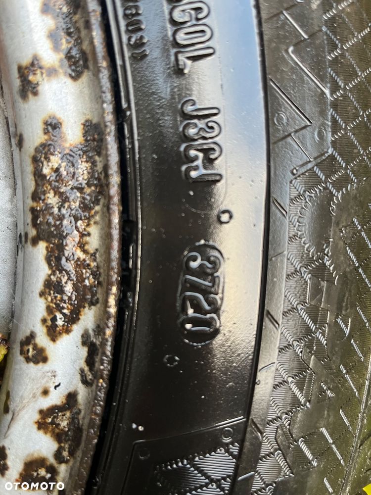 Volkswagen Caravelle - 23