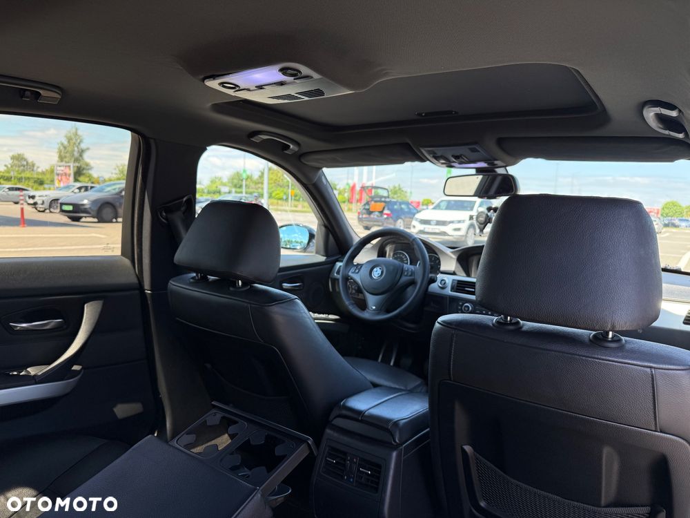 BMW Seria 3 325i - 17