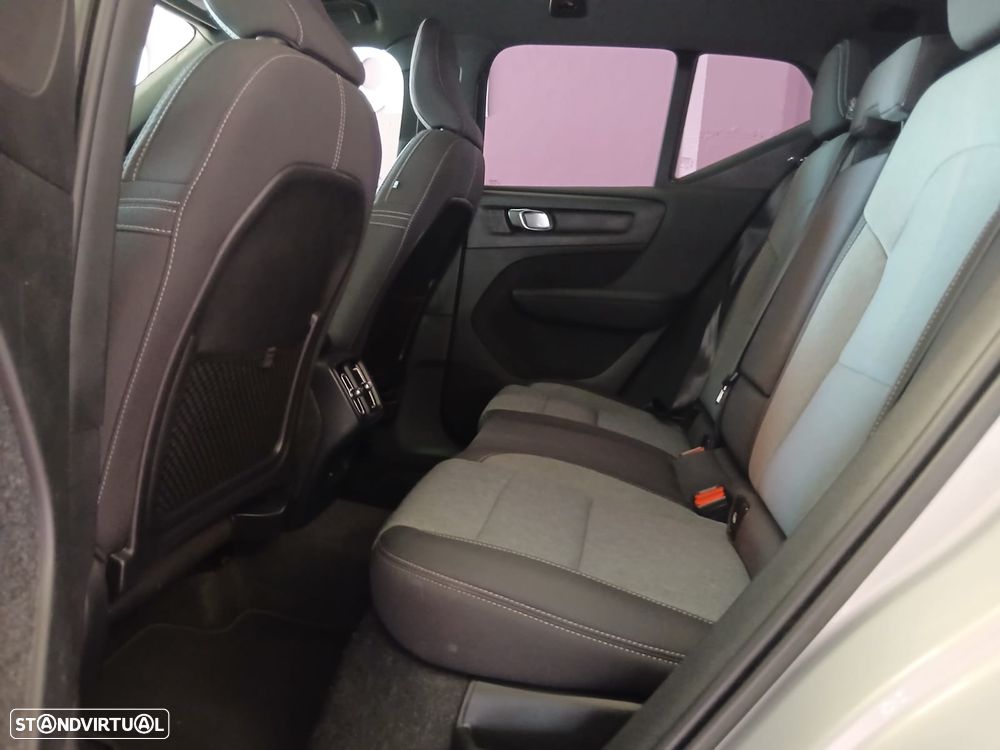 Volvo XC 40 1.5 T2 Plus Dark Auto - 12