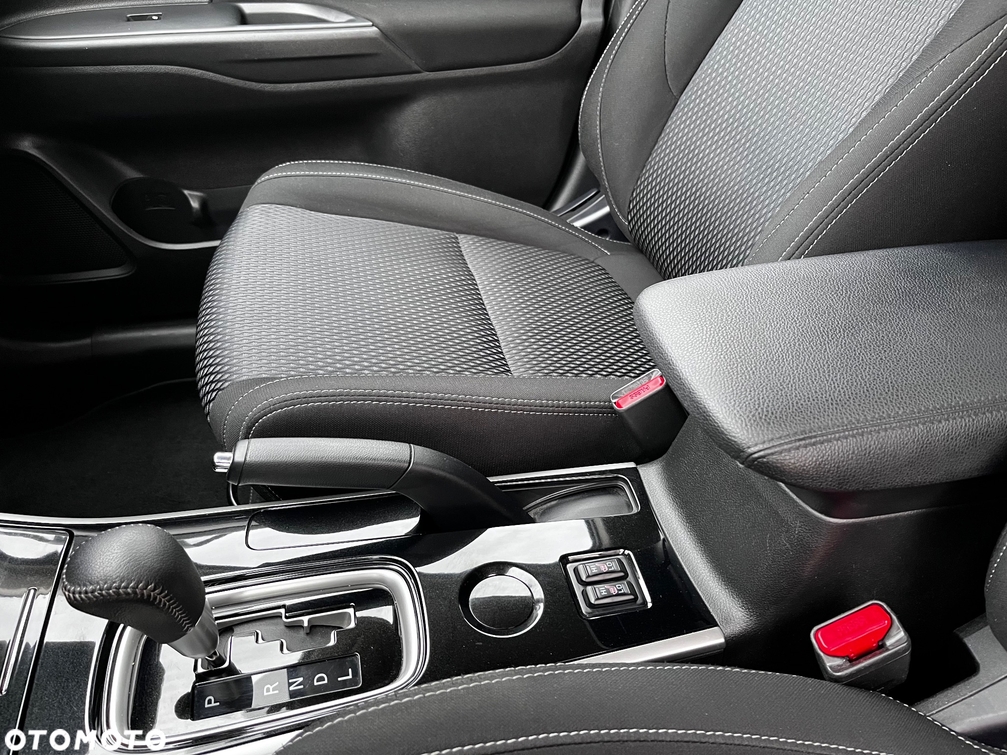 Mitsubishi Outlander 2.0 Intense 2WD CVT - 11