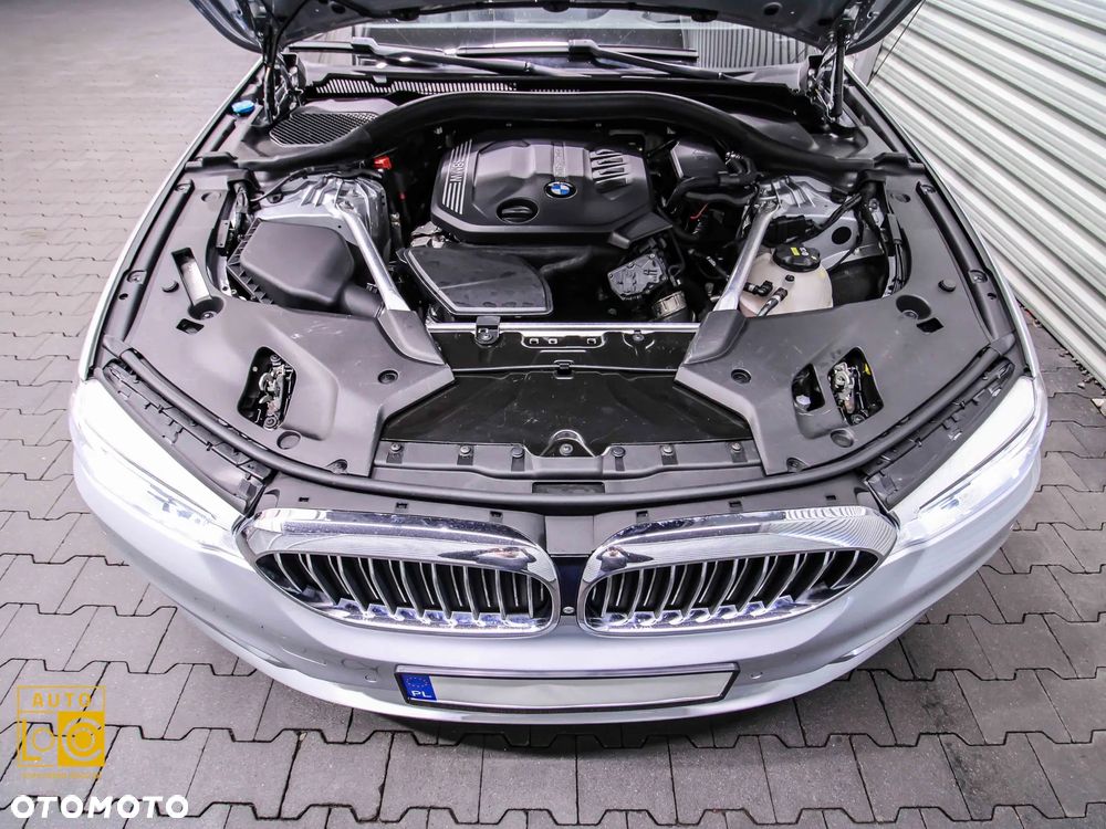 BMW Seria 5 520d xDrive Touring Luxury Line - 17