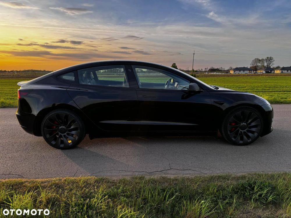 Tesla Model 3 - 6