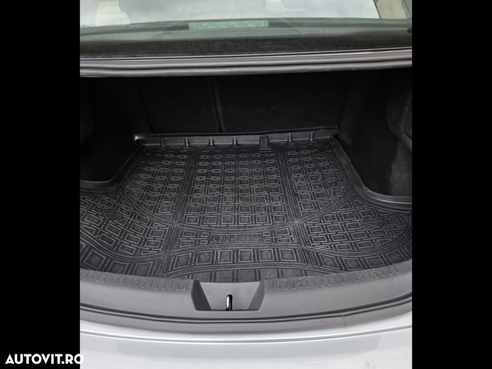 Renault Megane - 8