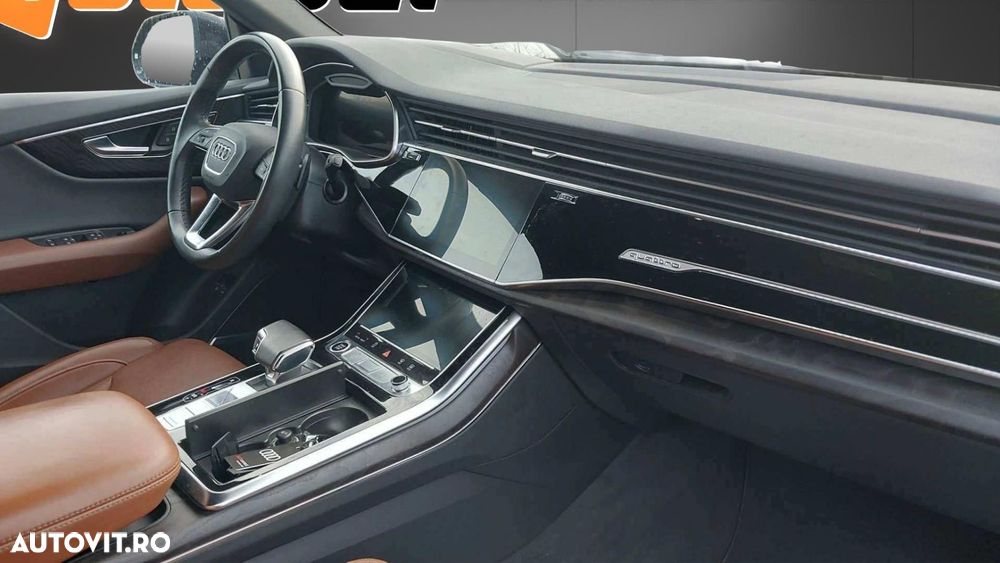 Audi Q8 55 TFSIe quattro tiptronic - 12