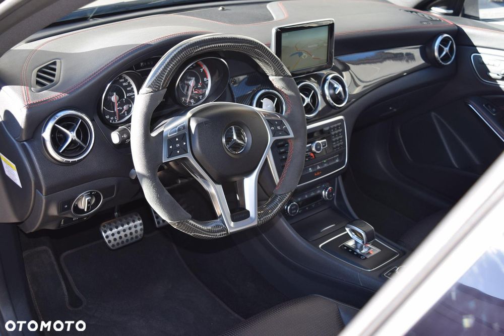 Mercedes-Benz CLA - 25