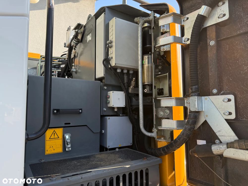 Liebherr 910 Rototilt + Szczypce - 18