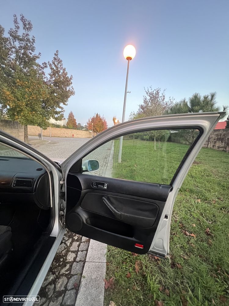 VW Golf Variant 1.9 TDi 4M Highline - 8