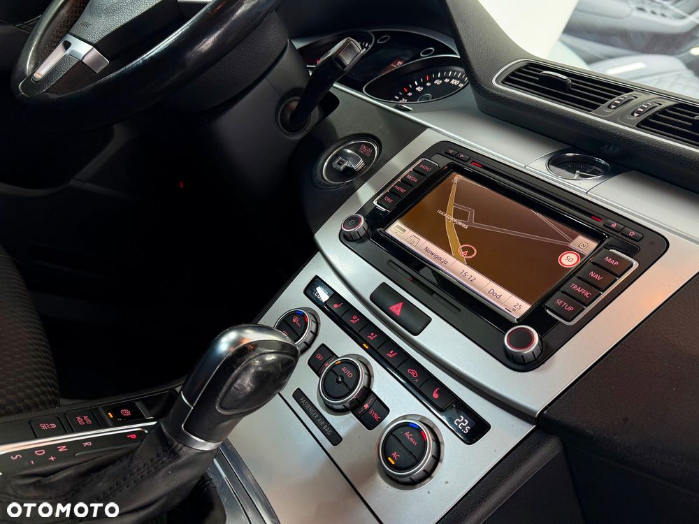 Volkswagen Passat 2.0 TDI Highline DSG - 29