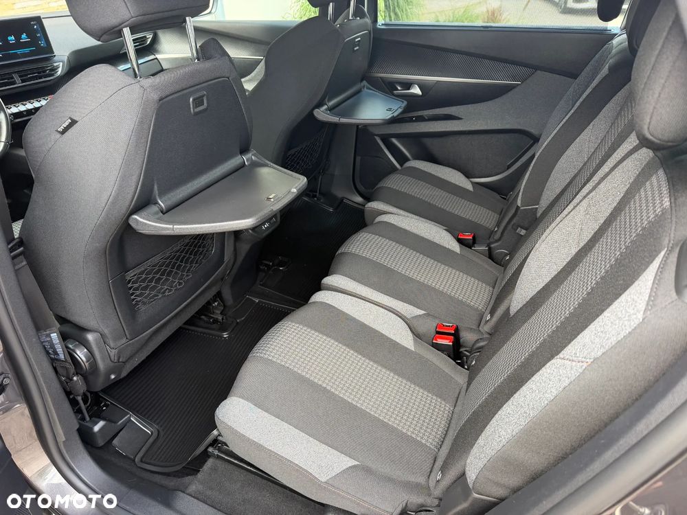 Peugeot 5008 - 17