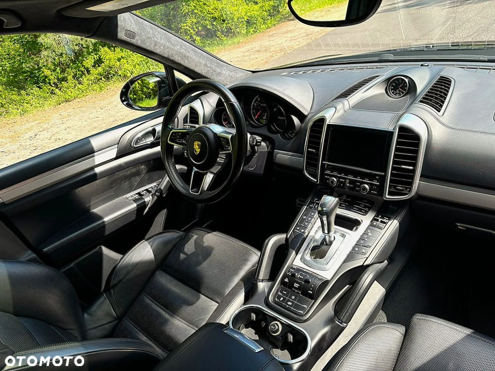 Porsche Cayenne GTS - 10