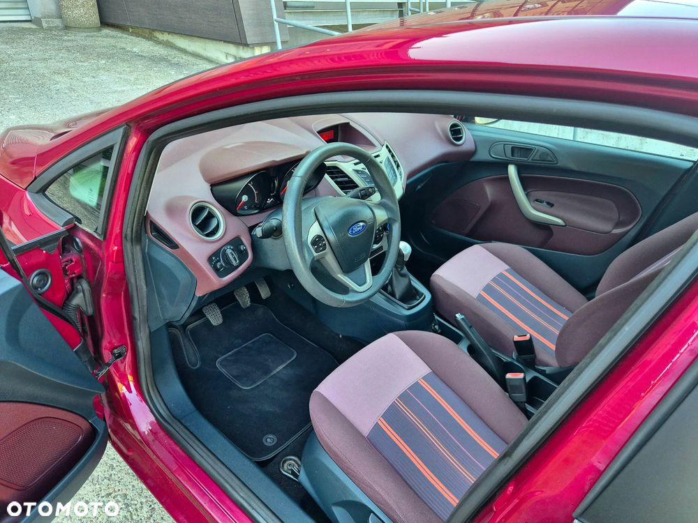 Ford Fiesta 1.25 Celebration - 30