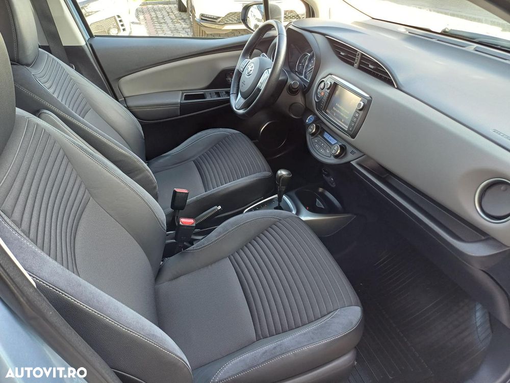 Toyota Yaris 1.5 VVT-i HSD Luna - 23