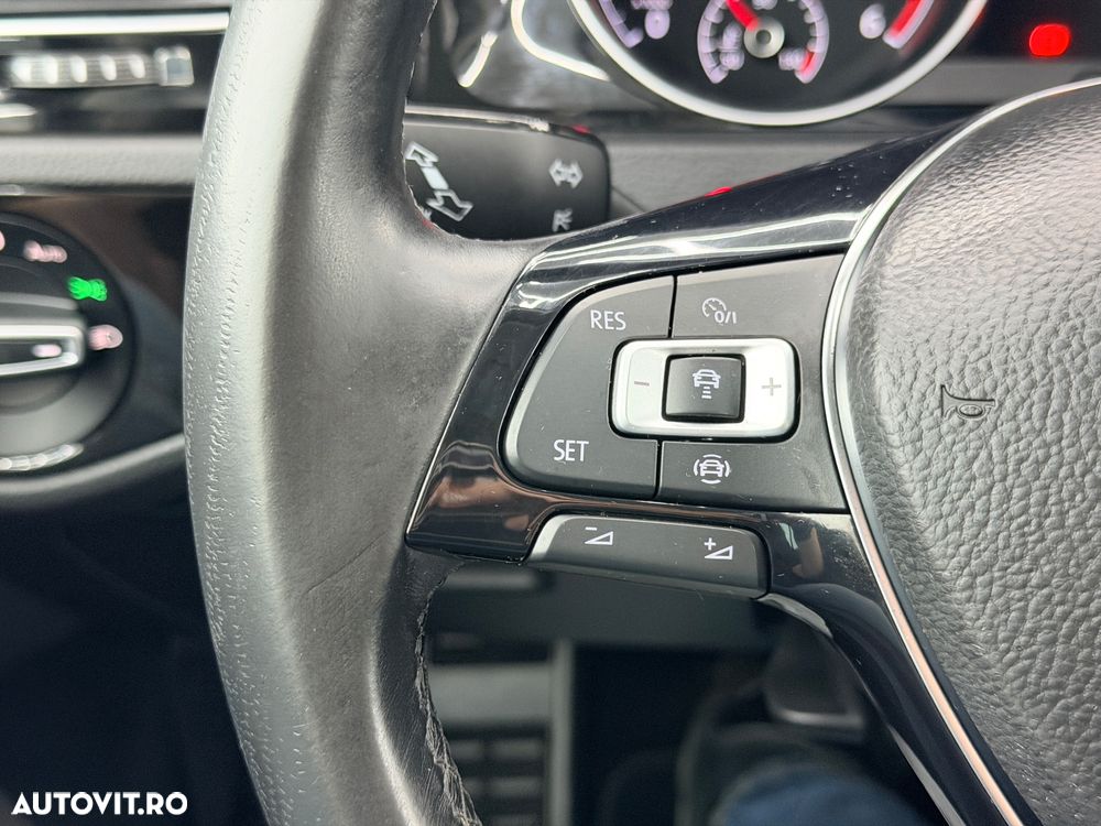 Volkswagen Golf Variant 1.6 TDI DSG Join - 24