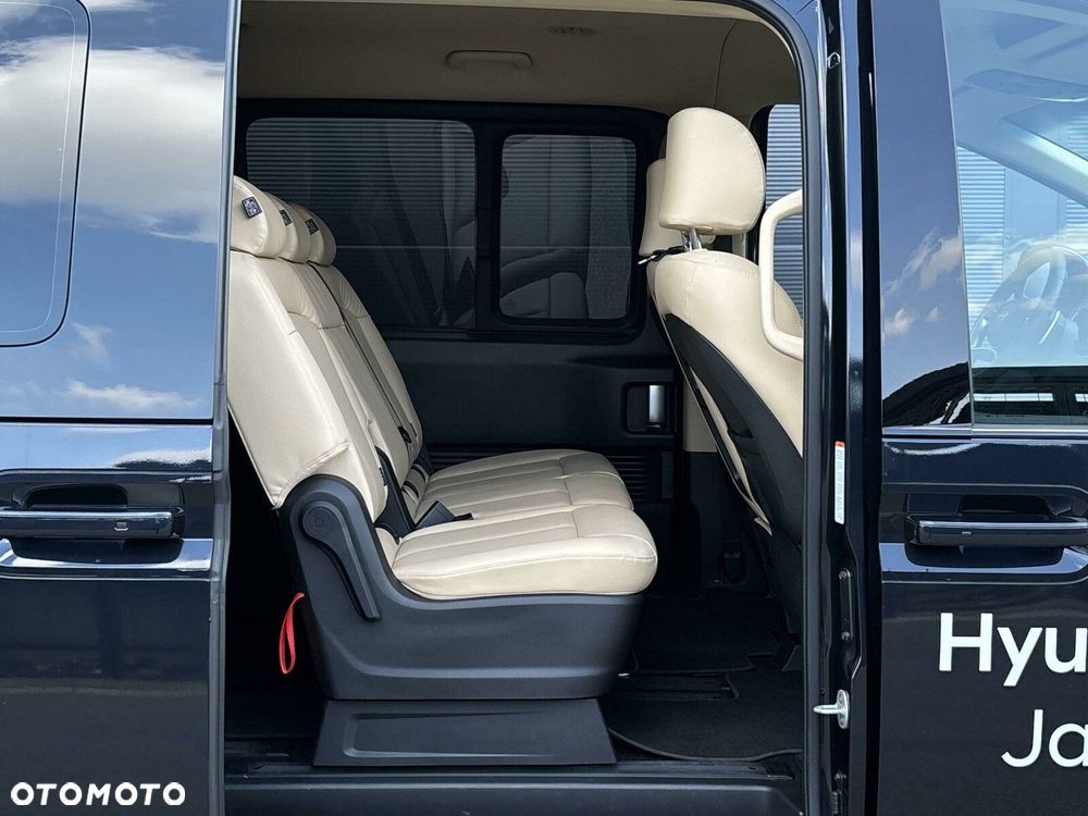 Hyundai Staria - 21