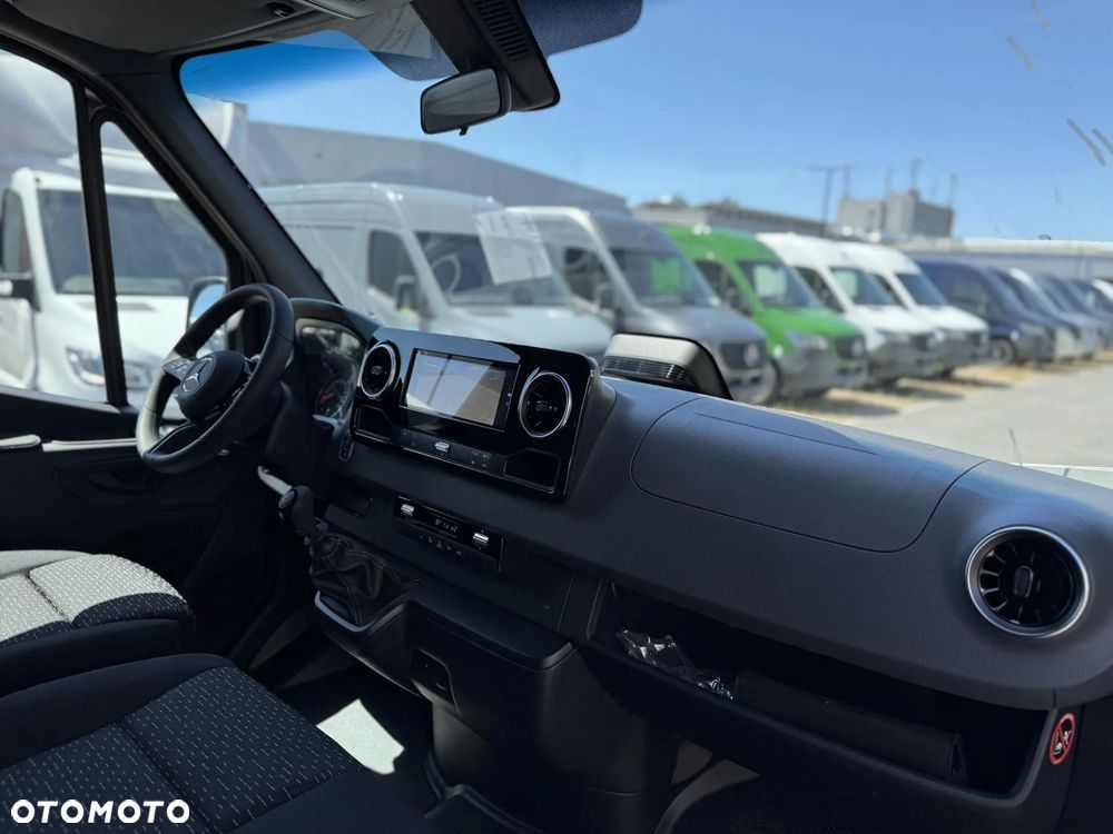 Mercedes-Benz Sprinter - 7