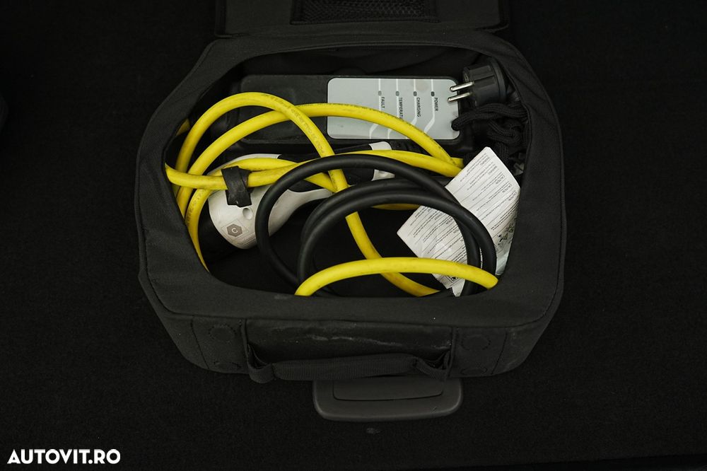 BMW Seria 7 745e - 36