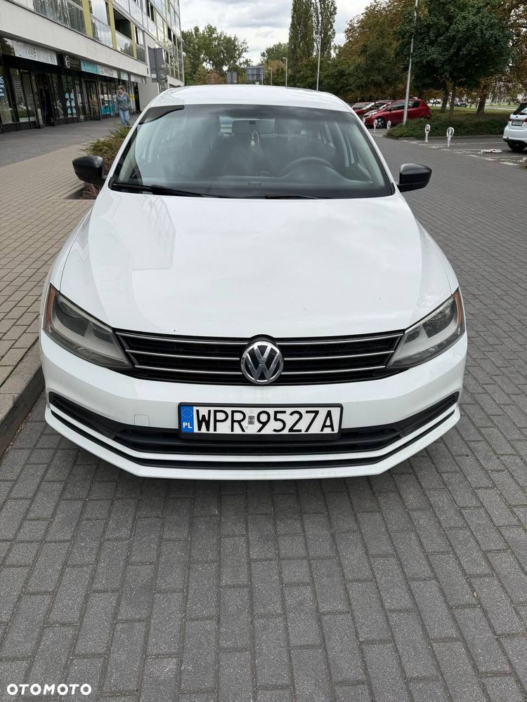 Volkswagen Jetta - 4