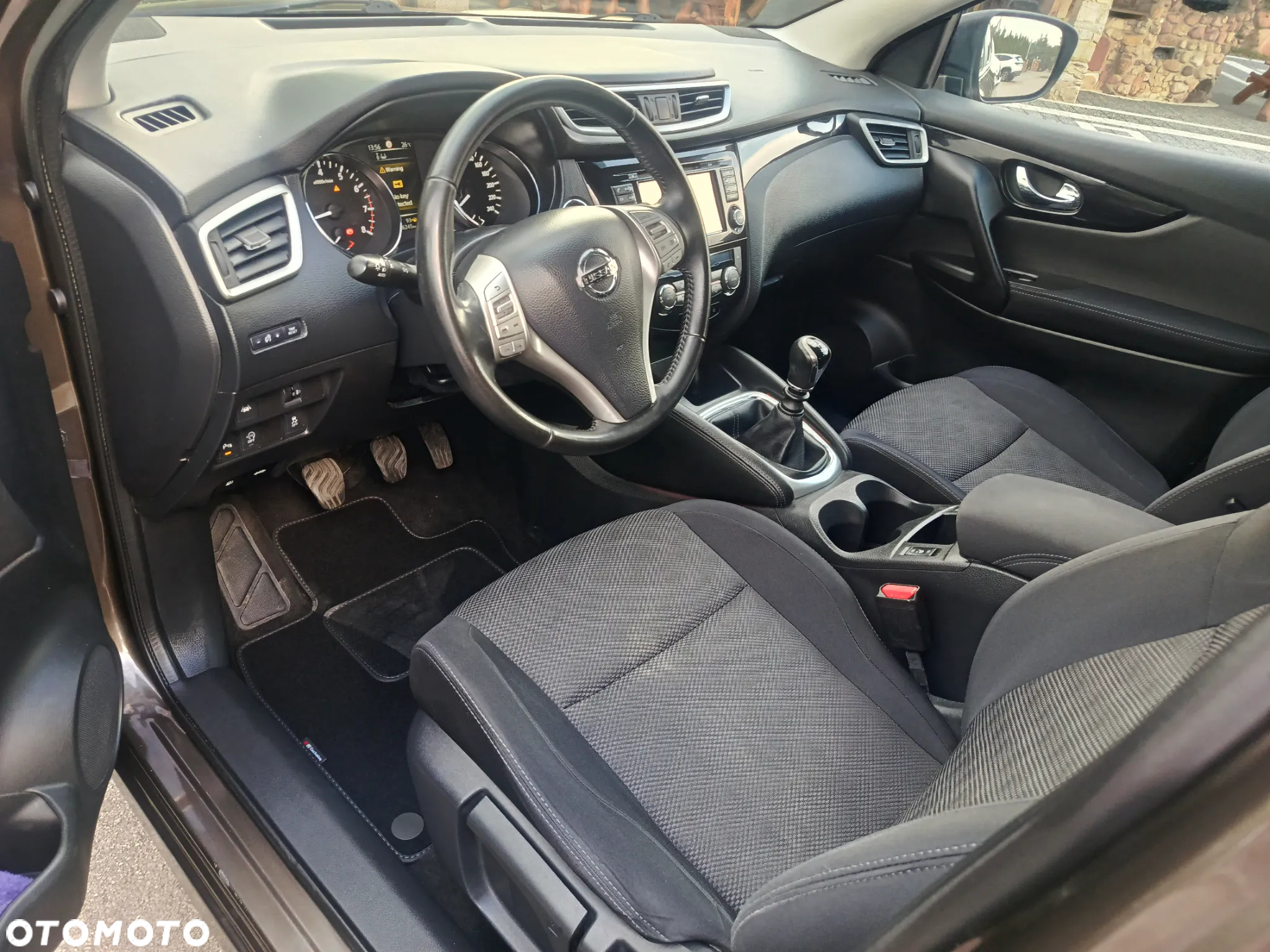 Nissan Qashqai 1.2 DIG-T N-Connecta EU6 - 16