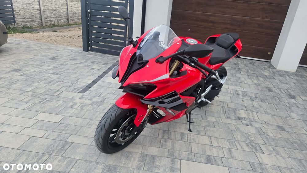 QJMOTOR SRK 800RR - 3