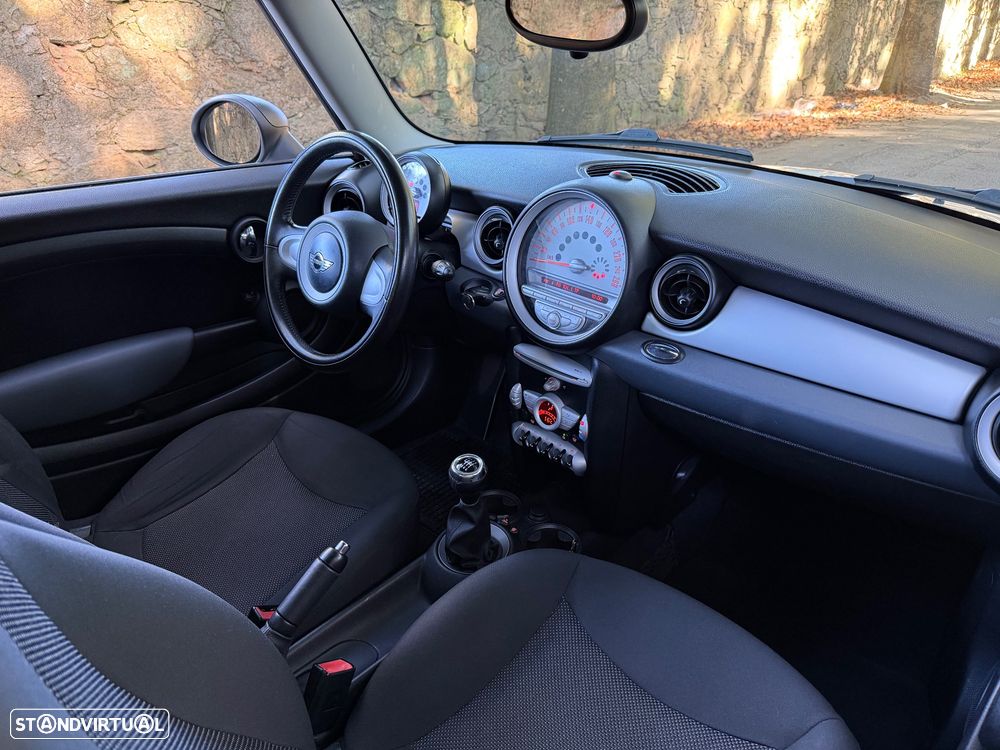 MINI 3 Portas One - 19