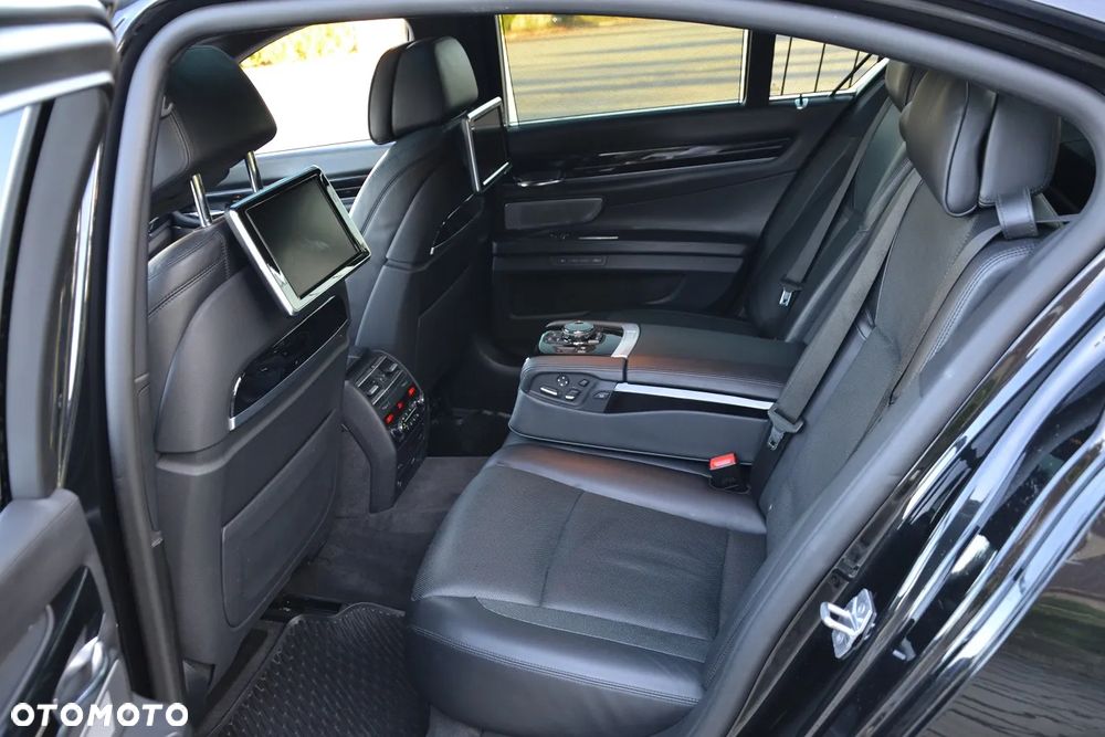 BMW Seria 7 750d xDrive - 22