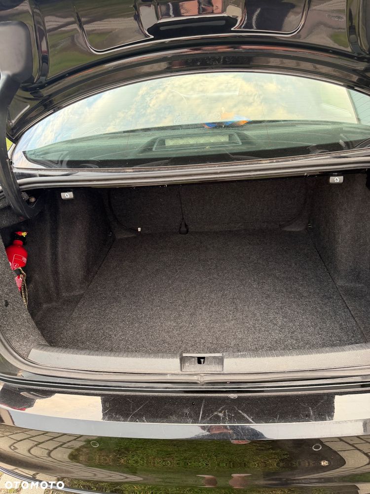 Volkswagen Jetta 2.0 TDI DPF BMT Trendline - 12