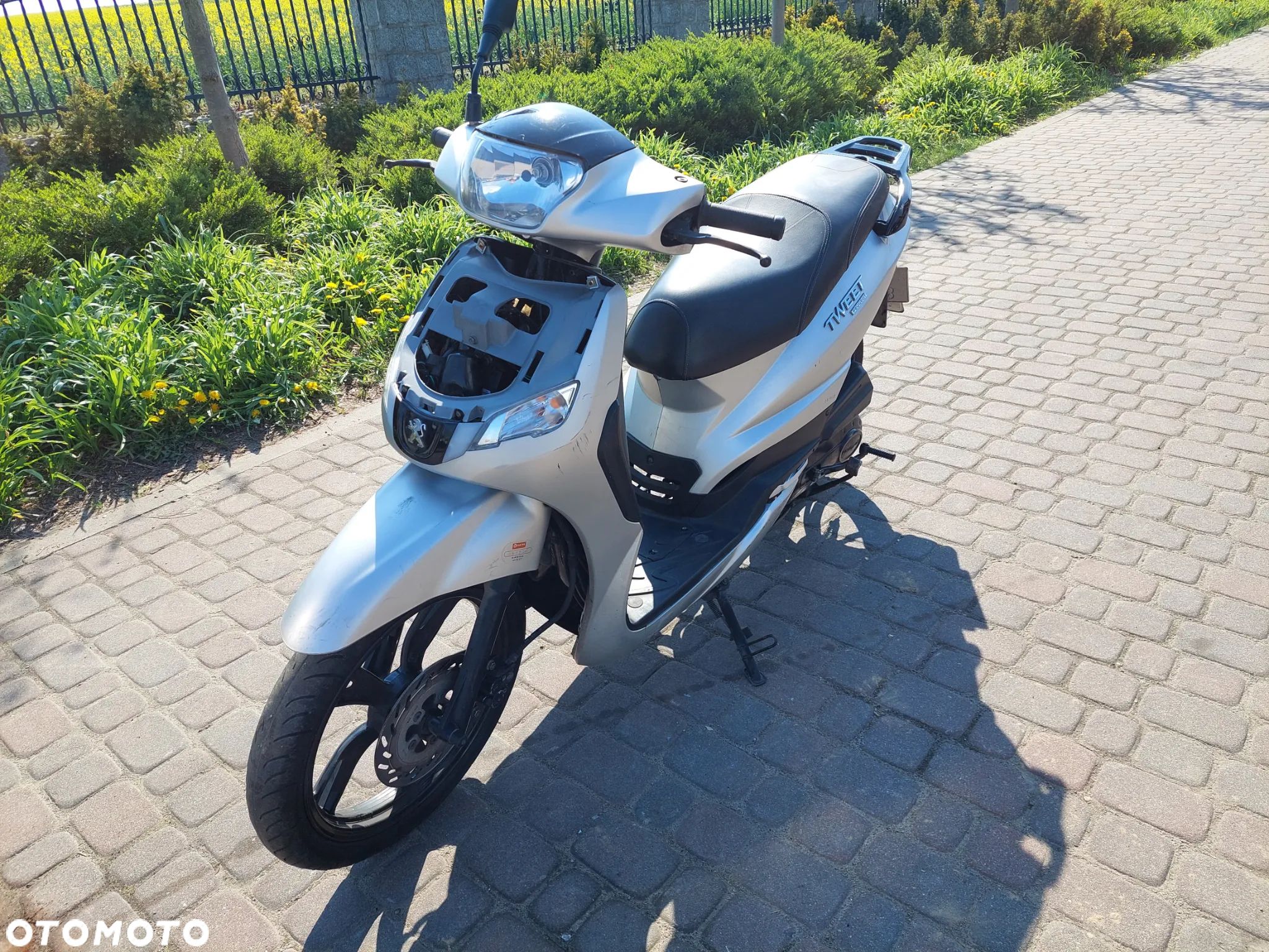 Peugeot Tweet - 1