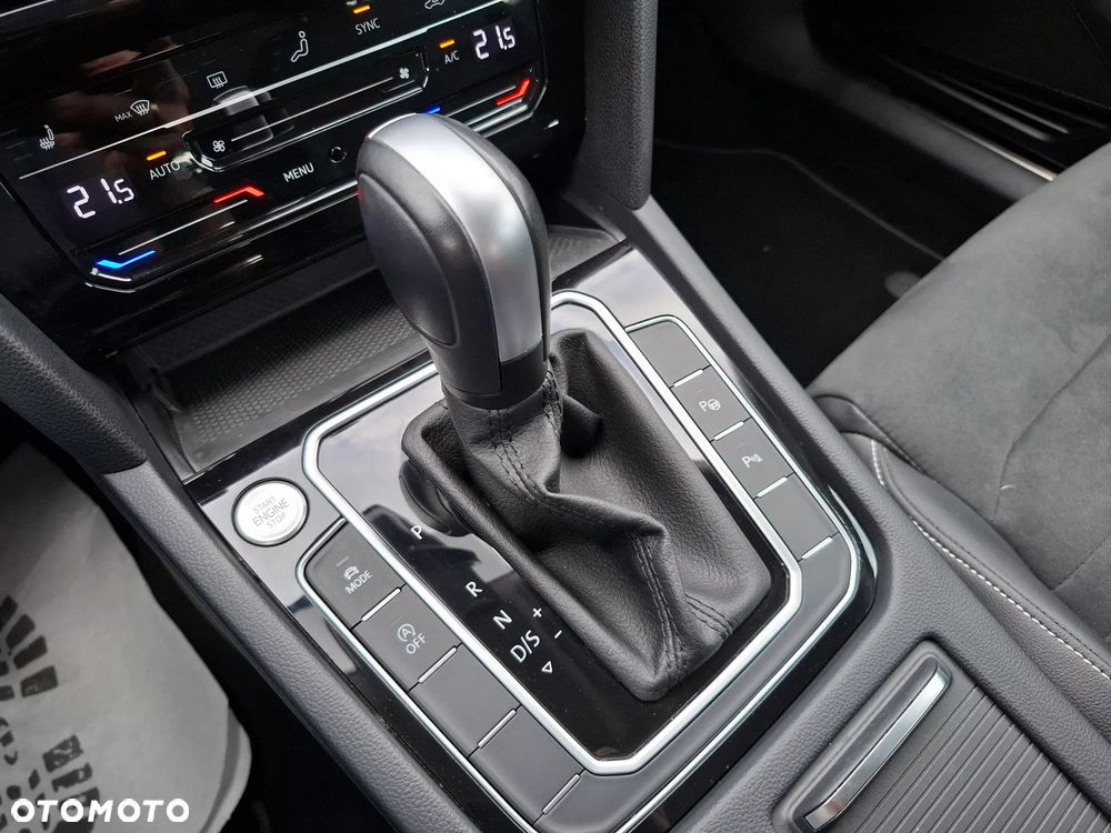 Volkswagen Passat 1.5 TSI EVO Elegance DSG - 31