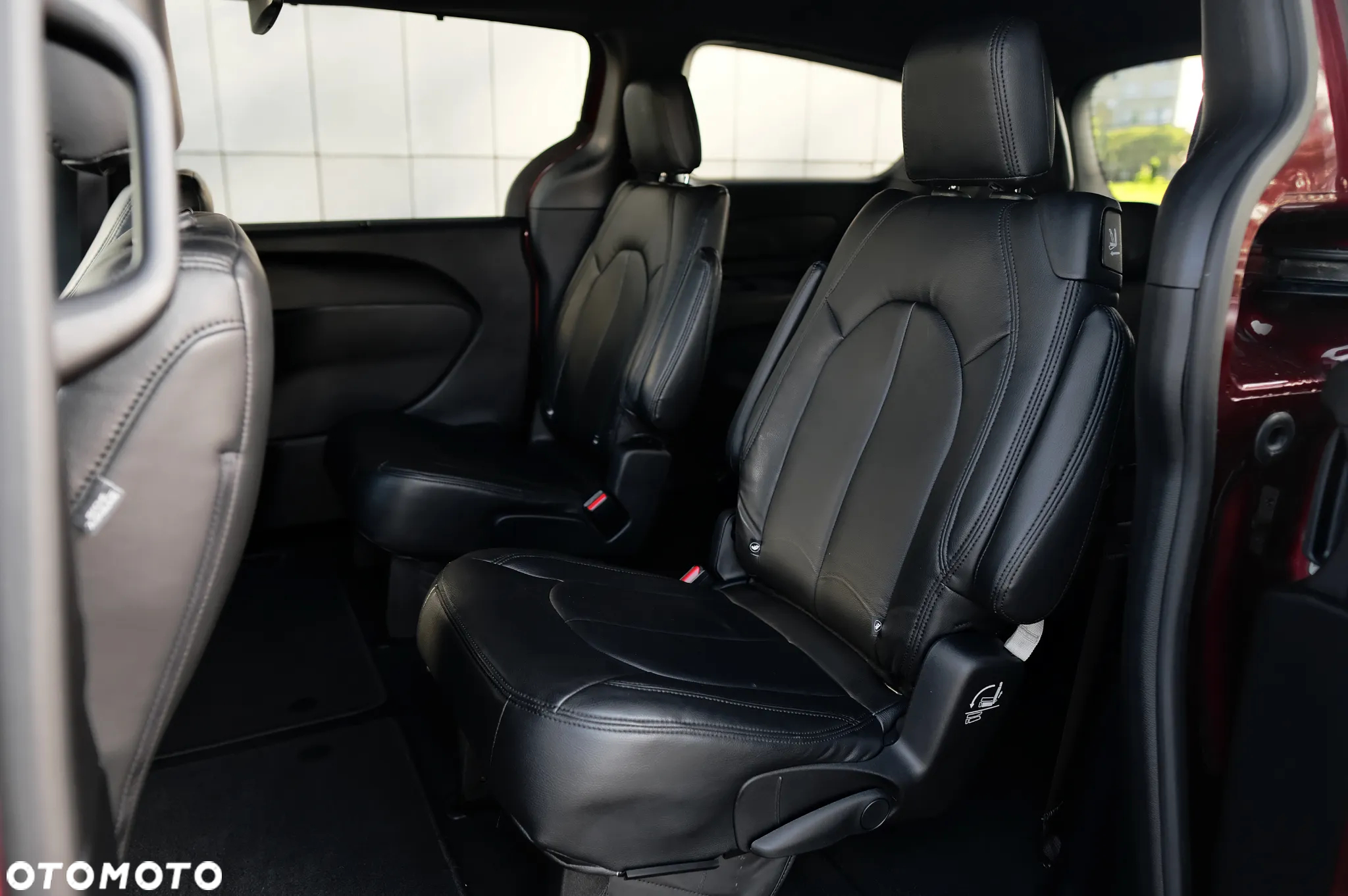 Chrysler Pacifica - 22