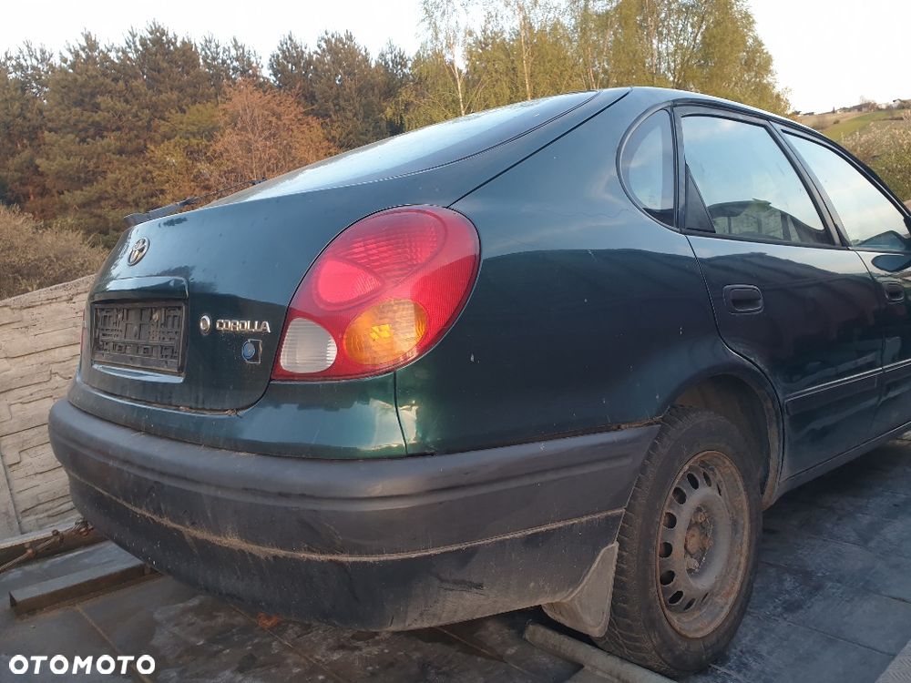 TOYOTA COROLLA 1,4 benzyna - 2000r- cały na części - 2