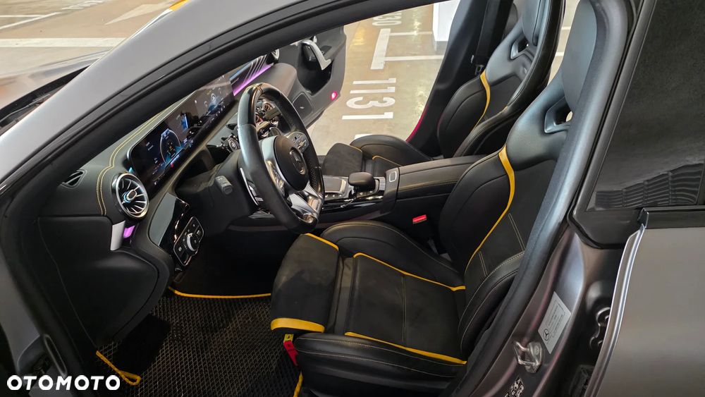 Mercedes-Benz CLA - 12